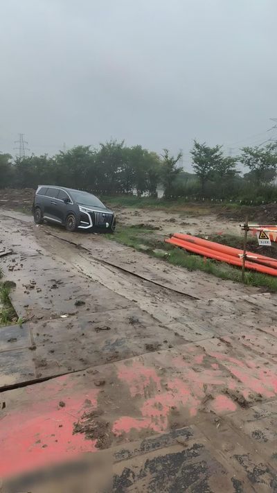 太原交通事故救援处理流程：现场协助与拖车转运